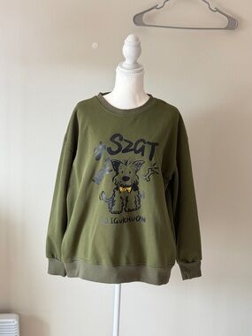 Olive Green Graphic Crewneck Sweater with Dog Motif